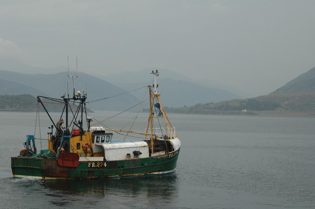 Trawler an der schottsichen Küsten (Foto: Ioalaire/Wikimedia)